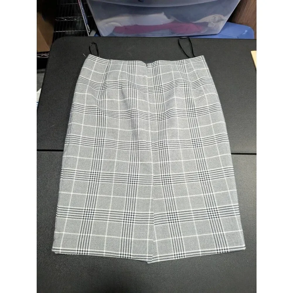 T Tahari details *size